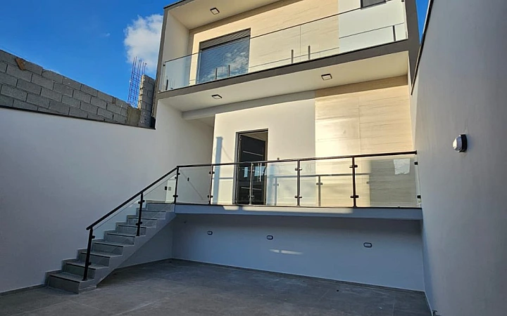 Sobrado - Venda no bairro Laranjeiras - Caieiras - Sobrado